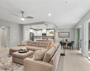 2640 Seychelles Circle - Photo Thumbnail 9