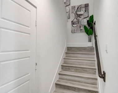 2624 Weston Breeze Way - Photo Thumbnail 9