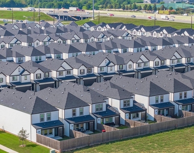 2624 Weston Breeze Way - Photo Thumbnail 13