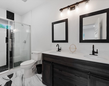 4547 Newberry Street - Photo Thumbnail 5
