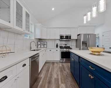 4547 Newberry Street - Photo Thumbnail 13