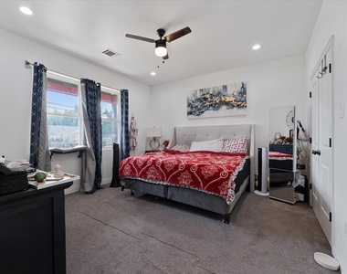 4547 Newberry Street - Photo Thumbnail 8