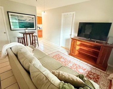 9402 N Semmes Street - Photo Thumbnail 6