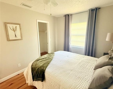 9402 N Semmes Street - Photo Thumbnail 2