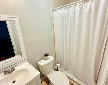 9402 N Semmes Street - Photo Thumbnail 14