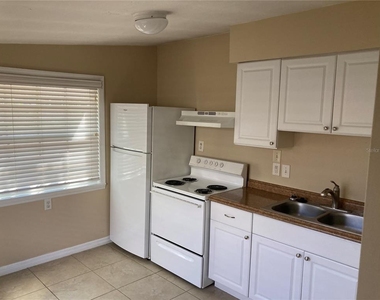 5609 1/2 Tangerine Avenue S - Photo Thumbnail 5
