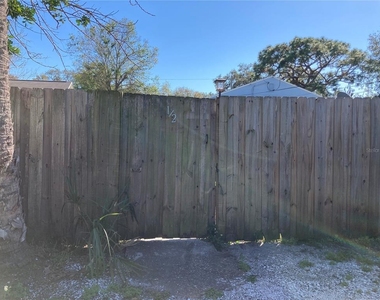 5609 1/2 Tangerine Avenue S - Photo Thumbnail 2
