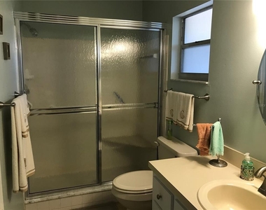 9257 Sw 82nd Terrace - Photo Thumbnail 5
