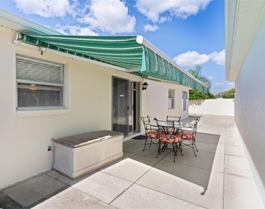 1330 La Jolla Circle - Photo Thumbnail 19