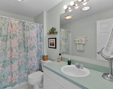 1330 La Jolla Circle - Photo Thumbnail 9