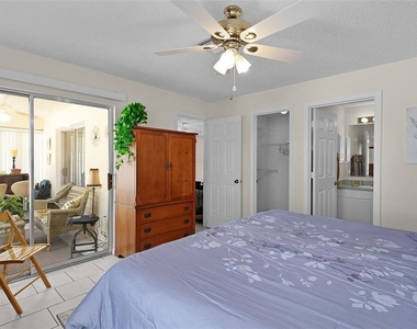 1330 La Jolla Circle - Photo Thumbnail 12