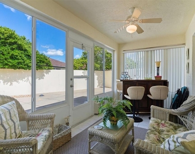 1330 La Jolla Circle - Photo Thumbnail 16