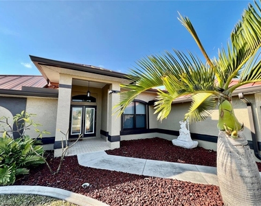 426 Nw 37th Place - Photo Thumbnail 2