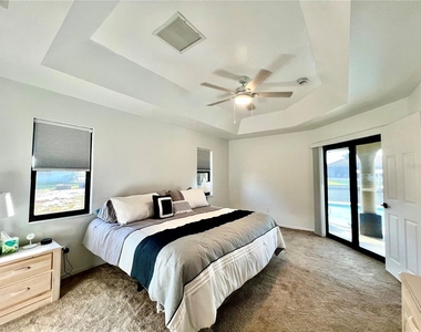 426 Nw 37th Place - Photo Thumbnail 20