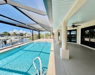 426 Nw 37th Place - Photo Thumbnail 6