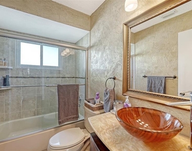 2246 Cork Oak Street W - Photo Thumbnail 34