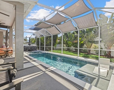 279 Avalon Road - Photo Thumbnail 12