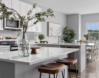 52 Maple Street - Photo Thumbnail 10