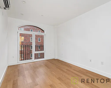 961 Willoughby Avenue - Photo Thumbnail 4