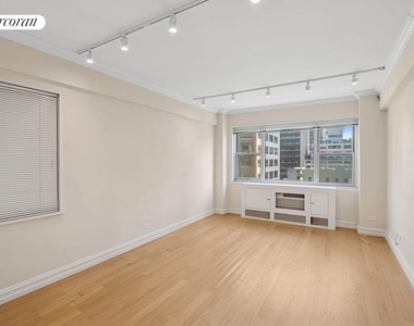 333 East 46th Street, - Photo Thumbnail 2