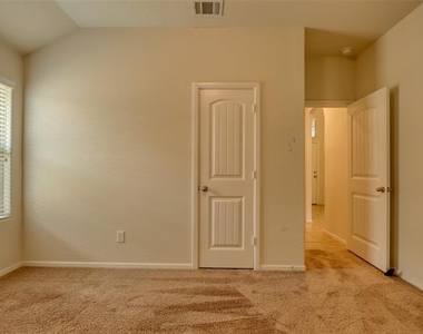 744 Walls Boulevard - Photo Thumbnail 20