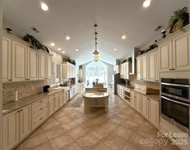 14019 Thompson Road - Photo Thumbnail 10