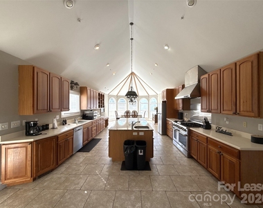 14009 Thompson Road - Photo Thumbnail 7