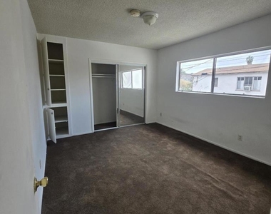 811 N Mariposa Avenue - Photo Thumbnail 3