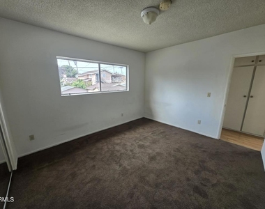 811 N Mariposa Avenue - Photo Thumbnail 2