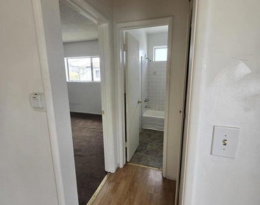 811 N Mariposa Avenue - Photo Thumbnail 1