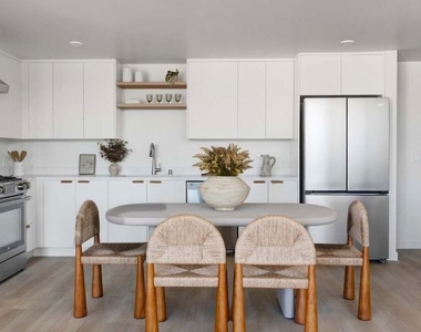 6320 Garvanza Avenue - Photo Thumbnail 11