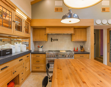 4880 Queen Florence Lane - Photo Thumbnail 5