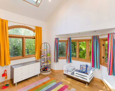 4880 Queen Florence Lane - Photo Thumbnail 15