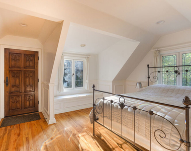 4880 Queen Florence Lane - Photo Thumbnail 31