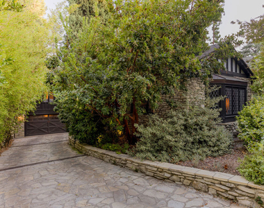 4880 Queen Florence Lane - Photo Thumbnail 44