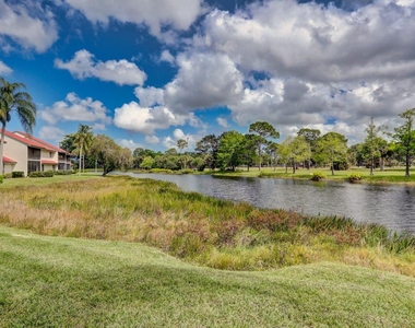 6 Lexington Lane E - Photo Thumbnail 50