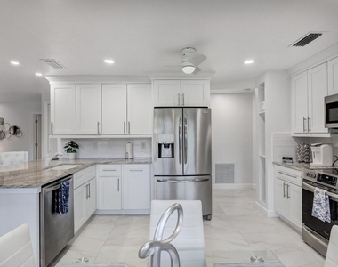 6 Lexington Lane E - Photo Thumbnail 16
