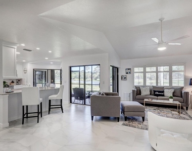 6 Lexington Lane E - Photo Thumbnail 7