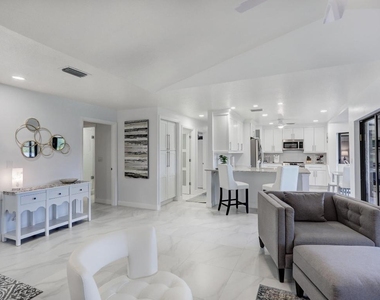 6 Lexington Lane E - Photo Thumbnail 15