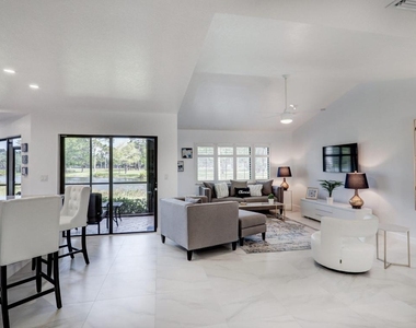 6 Lexington Lane E - Photo Thumbnail 8