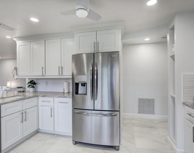 6 Lexington Lane E - Photo Thumbnail 17