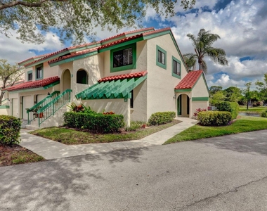 6 Lexington Lane E - Photo Thumbnail 4