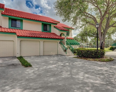 6 Lexington Lane E - Photo Thumbnail 1