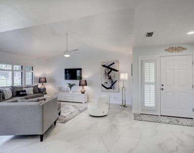 6 Lexington Lane E - Photo Thumbnail 9