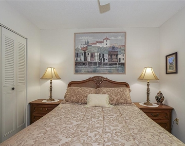 1 Vista Palm Lane - Photo Thumbnail 14