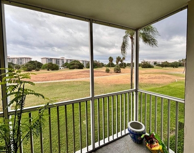 2900 N Palm Aire Drive - Photo Thumbnail 12