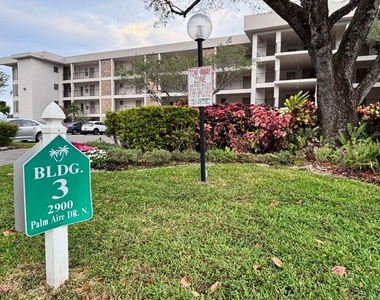 2900 N Palm Aire Drive - Photo Thumbnail 19