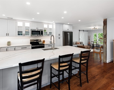 9 S Shore Drive - Photo Thumbnail 6