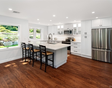 9 S Shore Drive - Photo Thumbnail 5
