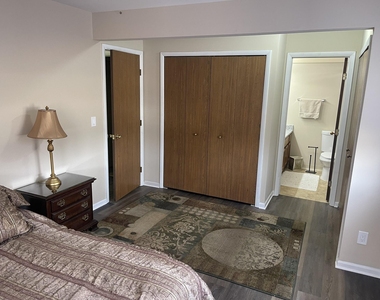 3005 Fernwood Avenue - Photo Thumbnail 6